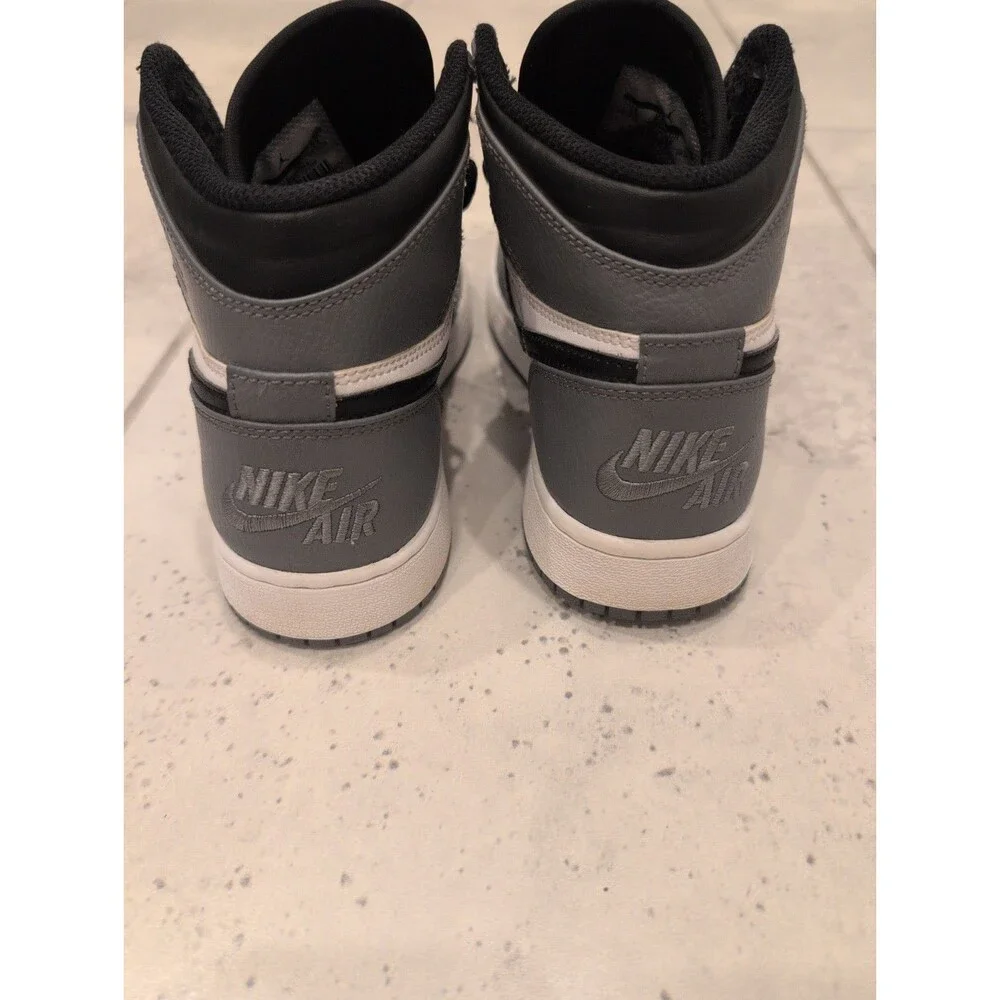 Air Jordan 1 Retro High OG Rare Air Cool Grey GS Youth Size 4Y 705300-024 Nike
